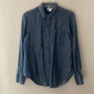 Liz Claiborne Women long sleeve denim shirt,size small ,